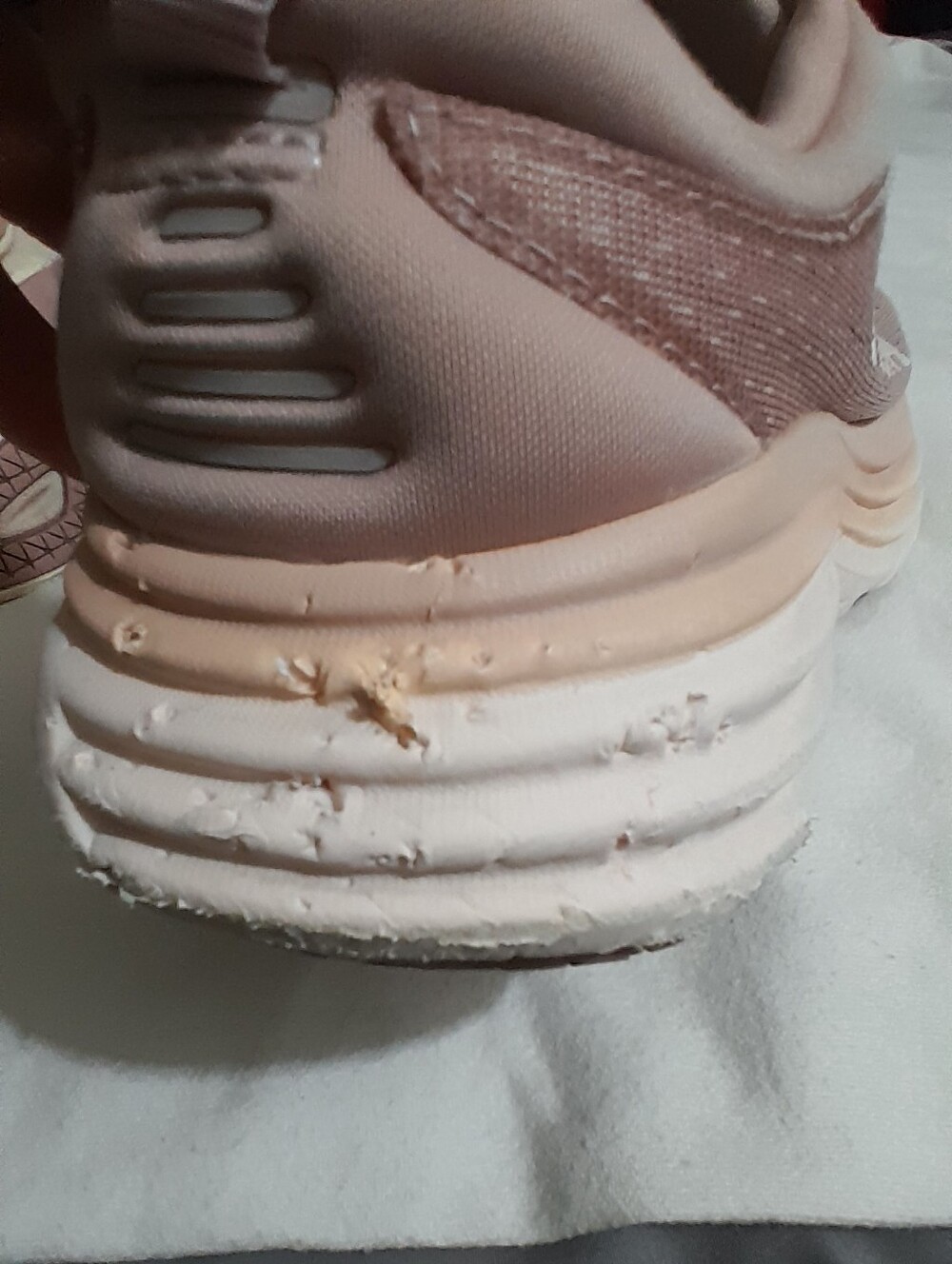 HOKA Bondi 8 Women's Running Shoes in Dusty Pink - Picture 4 of 11